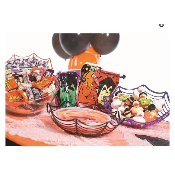 NEW IN PACKAGE NELIBLU SET OF 3 PLASTIC HALLOWEEN SPIDERWEB BOWLS - Picture 6 of 6